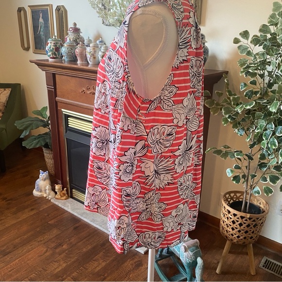 Crown & Ivy • Sleeveless Striped & Floral Coral Top • Size 1x • EUC - Picture 3 of 6